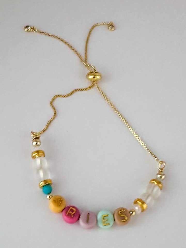 Bracelets astrologiques pour la vente par Luna By Cinthia Garcia