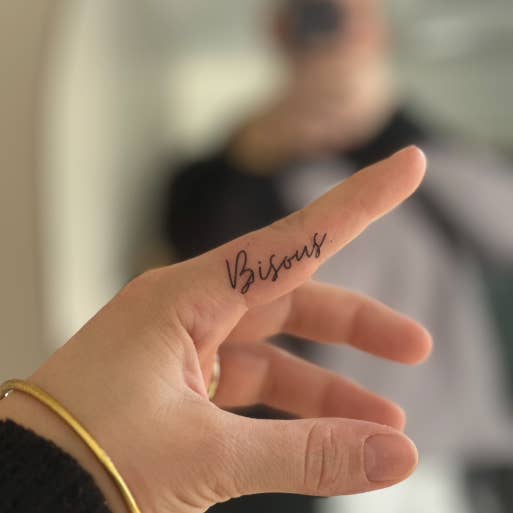 Sioou – wholesale Temporary tattoo – Kisses x5 Black 'Bisous' Temporary Tattoo Set1