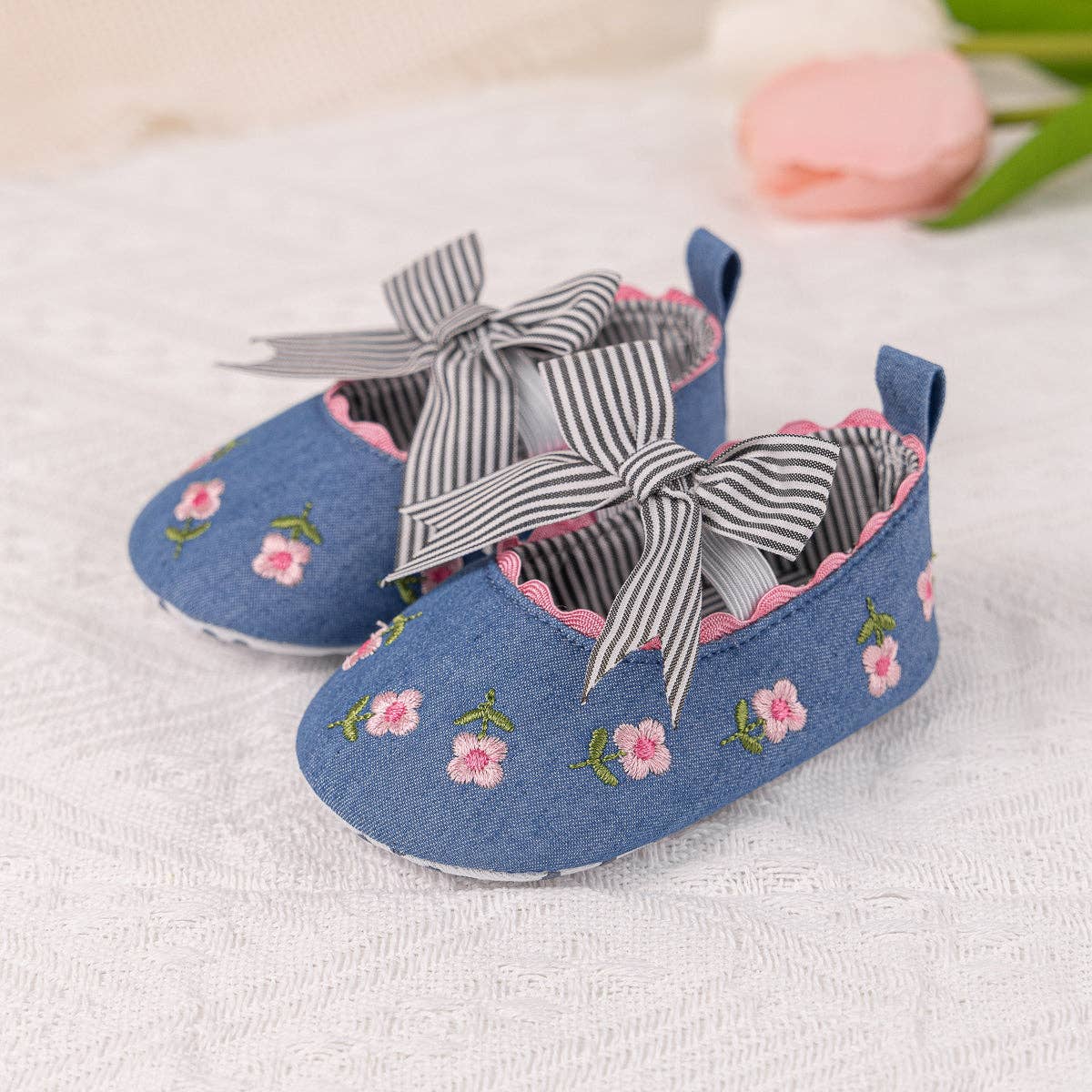 Kids Charm Online - Wholesale Crib Shoes - Baby - Embroidered girls baby shoes with front bow.19