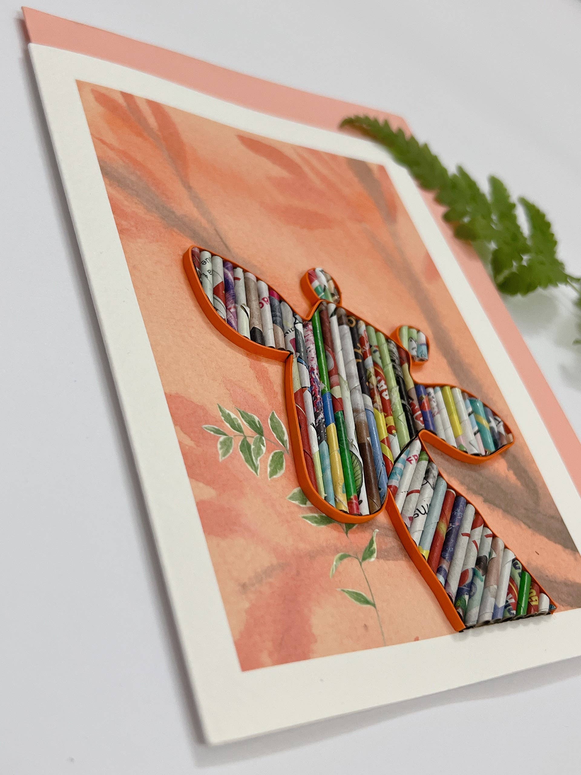 Loving Nature - Vente Carte de vœux classique - Carte girafe fabriquée à la main par Recycled Magazine1