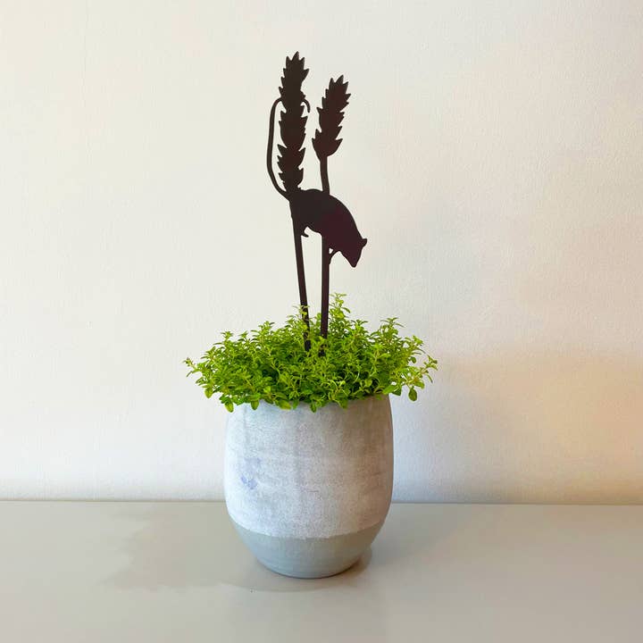 A Blackbird Sang – wholesale Ornament – Pot Stems - Harvest mouse on wheat