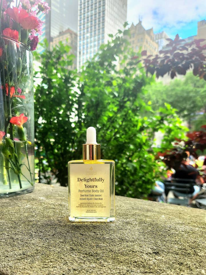 3,5 oz Delightfully Yours | Parfym Kroppsolja för wholesale av Unbridled Luxe