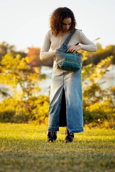 Earth Divas – wholesale Shoulder bag – women's – Stonewashed Strip Hobo Bag6