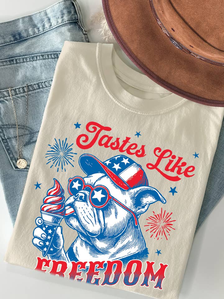 BT8321-T Haut à manches courtes pour femmes avec imprimé graphique de chien Freedom pour la vente par BouTeeQue Closet