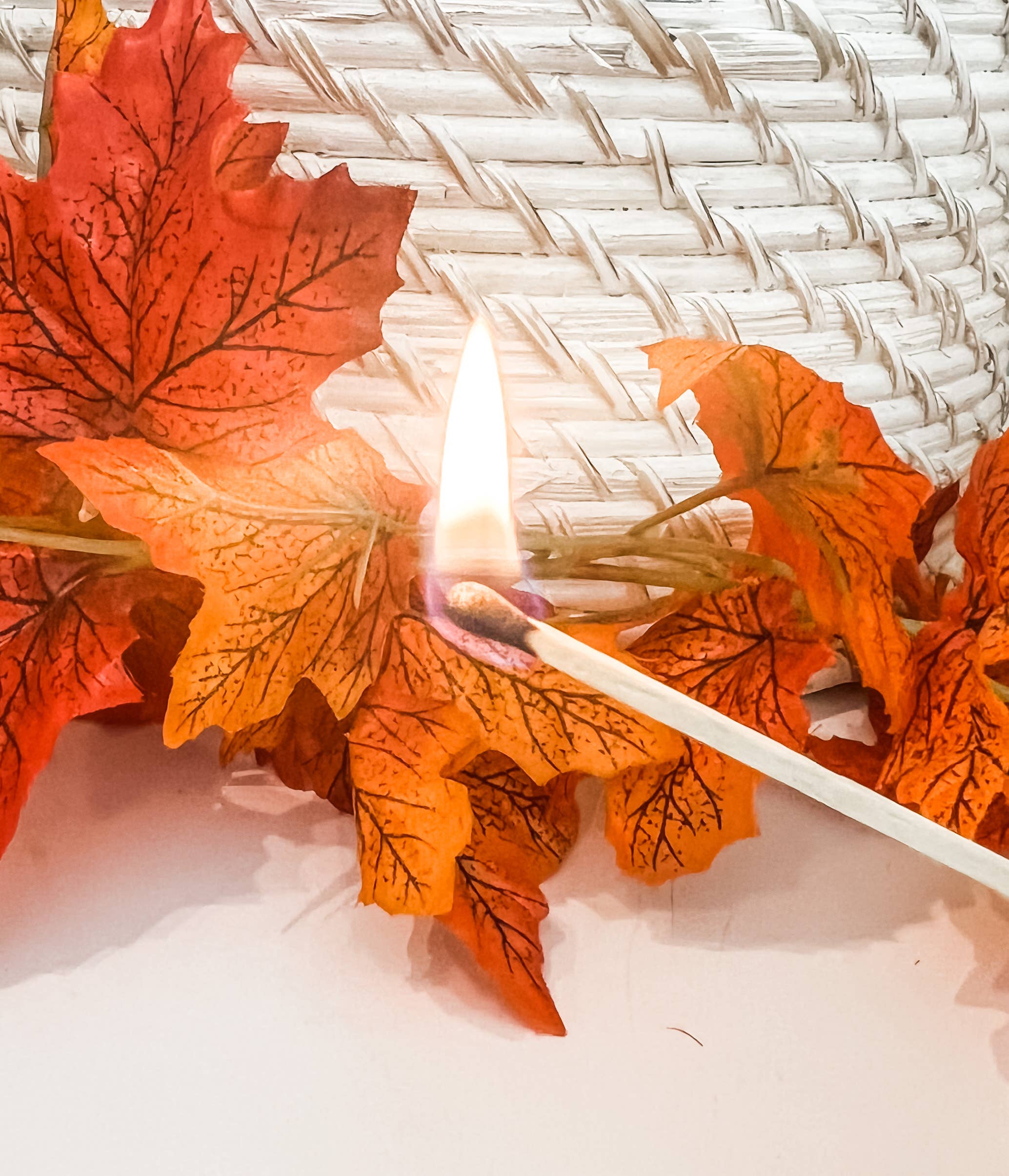 How's It Glowing Candle Co. - Vente Allumettes - Fioles d'Allumettes d'Apothicaire (40 allumettes & grattoir) | Verre & Liège11