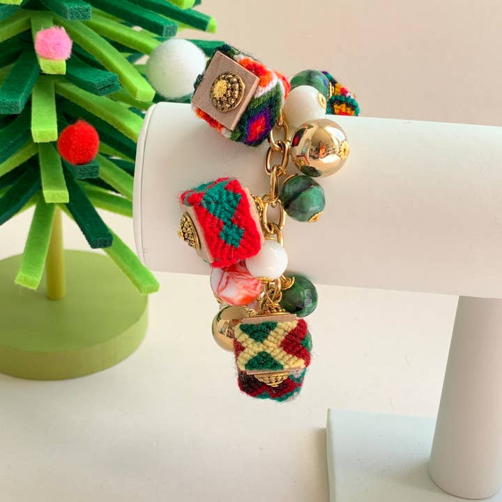 Lenora Dame - Wholesale Charm/Dangle Bracelet - Family & Friends Holiday Charm Bracelet