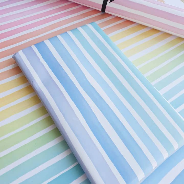 Emma Godfrey Art – Großhandel Geschenkpapier in Bögen – A2-Geschenkpapier mit Regenbogenstreifen2