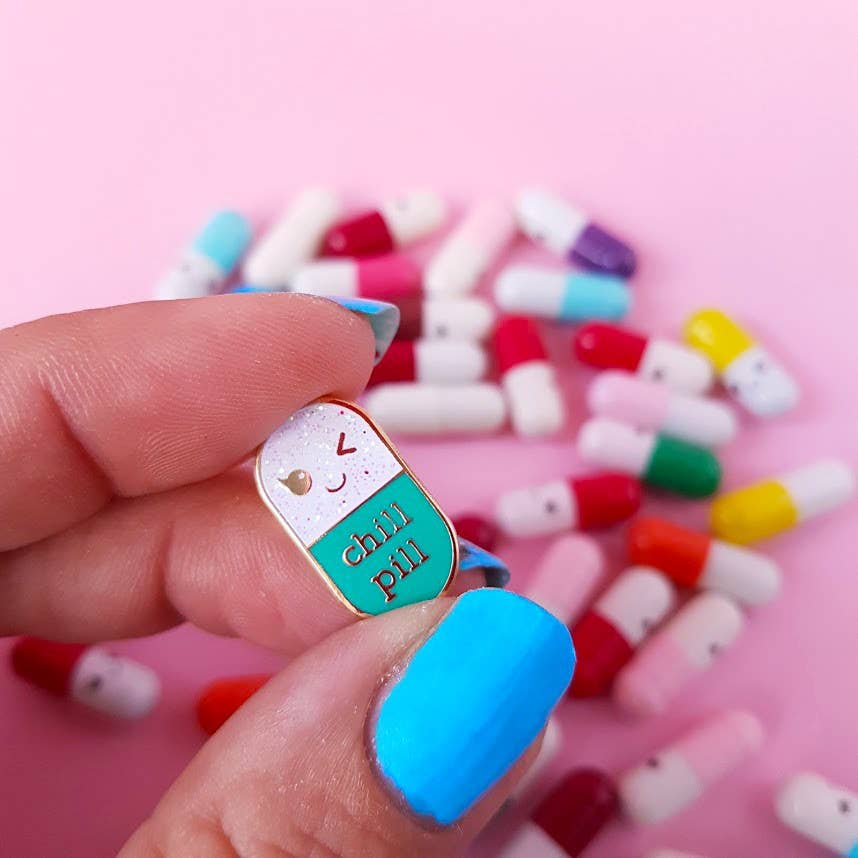 Studio Inktvis - Wholesale Lapel Pin/Button - Chill Pill pin mint glitter chill enamel pin pill nurse1