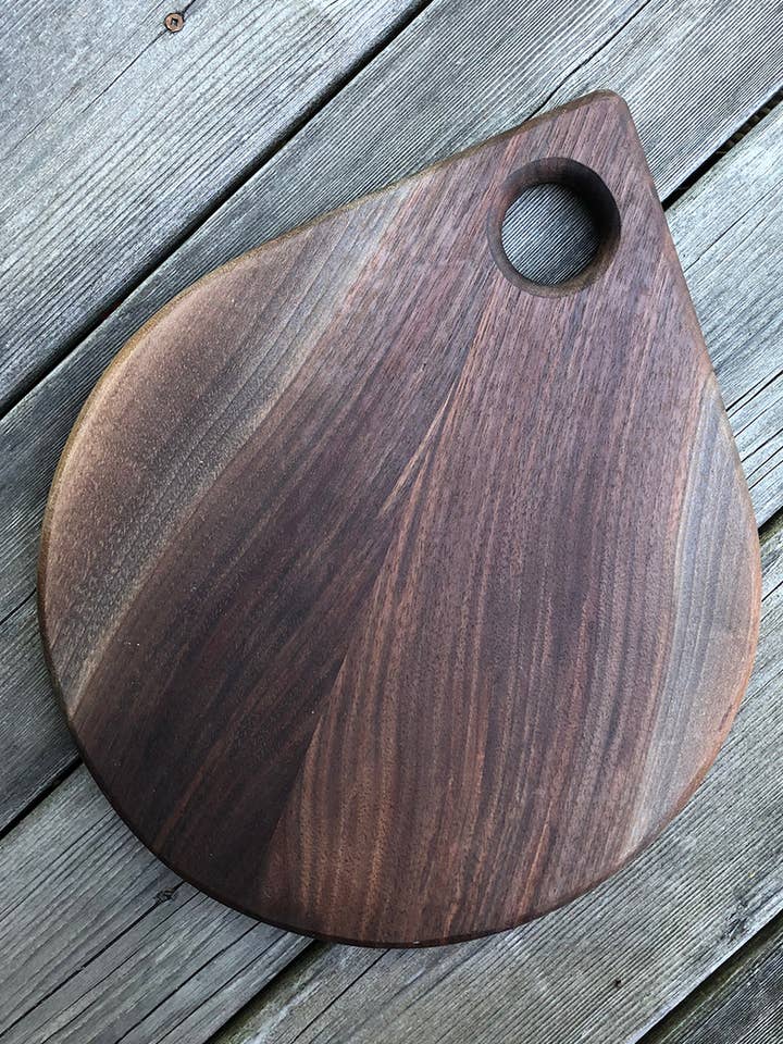 Fermanagh - Tavola da portata a goccia - Noce per la vendita all'ingrosso da parte di na coille studio