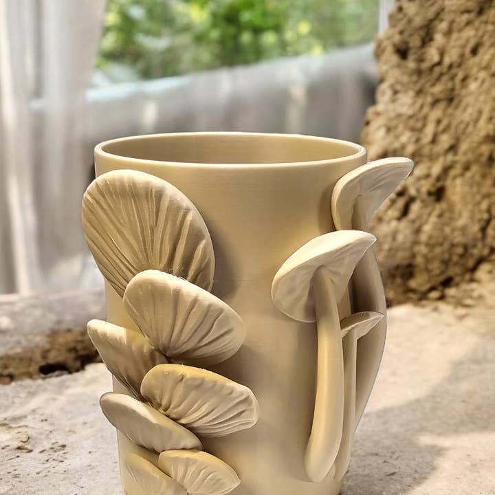 Vase à champignons Whimsy pour la vente par Rooted Willow & Co