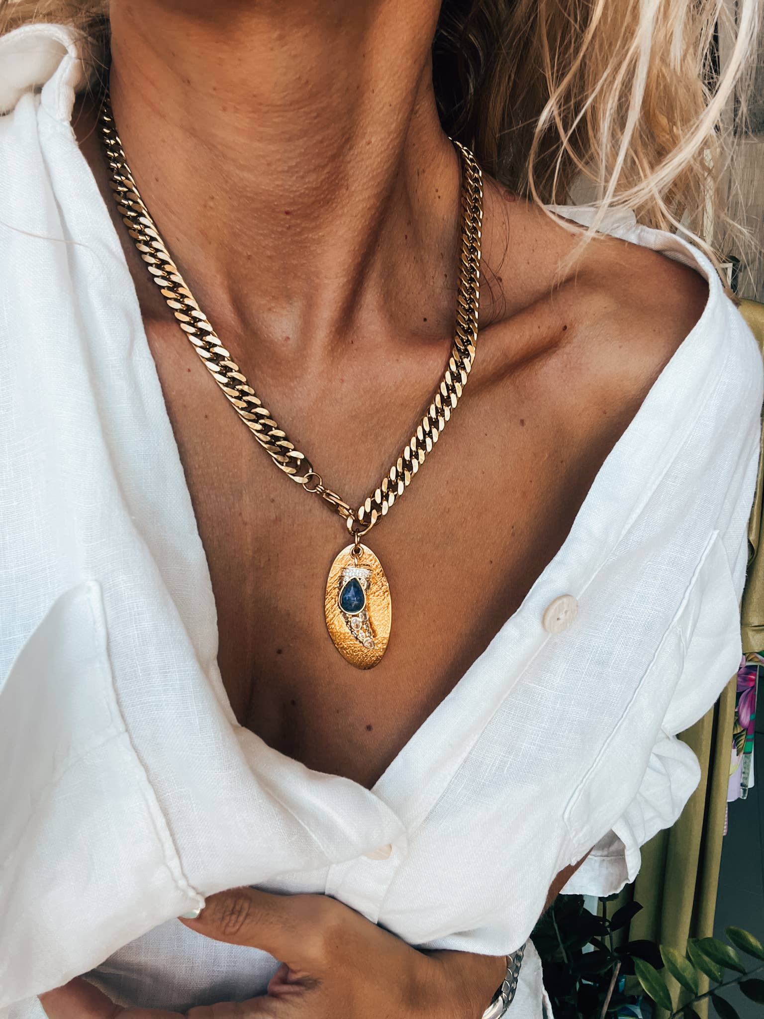 Goupi - Wholesale Pendant/Charm Necklace - Gold chunky chain with tooth charm5