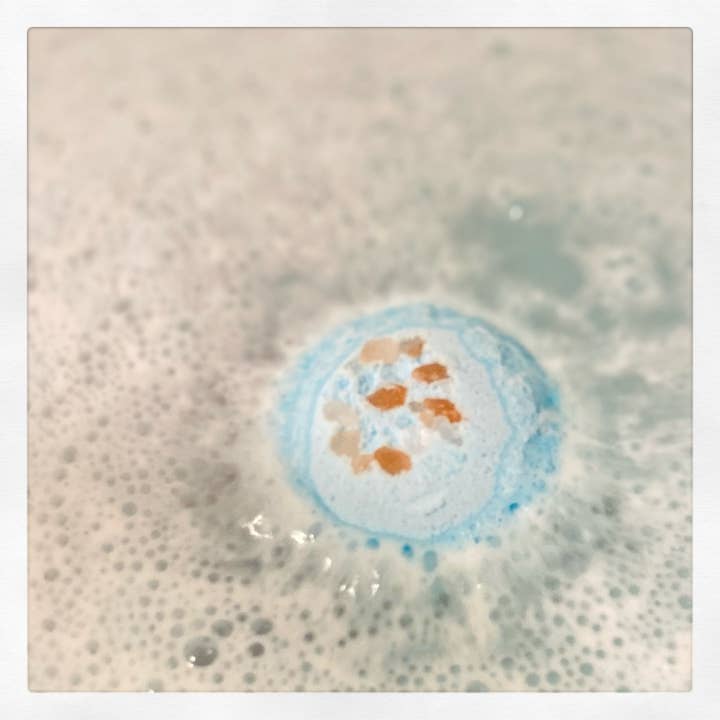 The Bath Lab - Wholesale Bath Bomb/Fizz - Blue Lagoon Bath Bomb