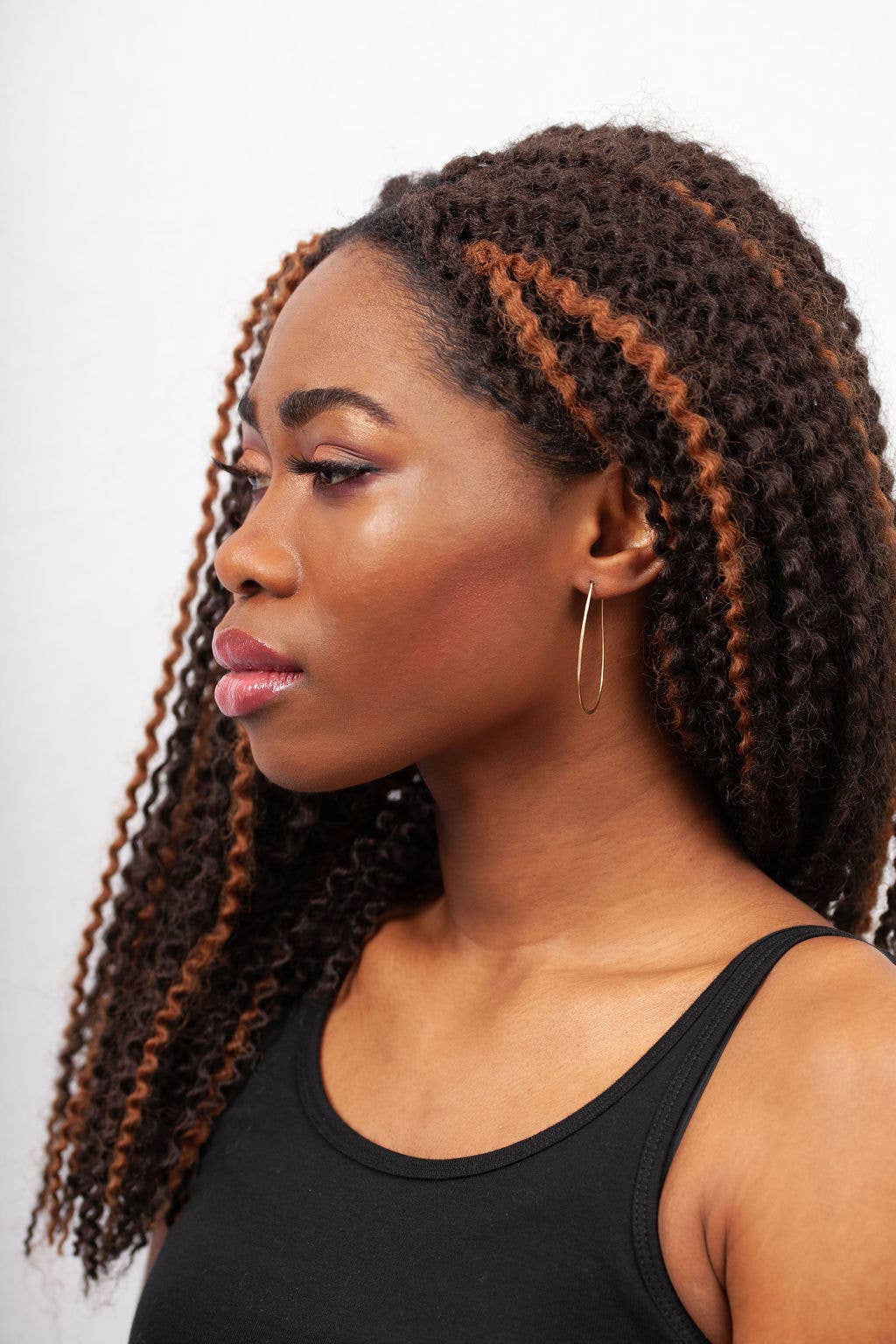 Forai - Wholesale Hoop Earrings - Azmera Hammered Hoop Earrings in 14K Gold Filled3