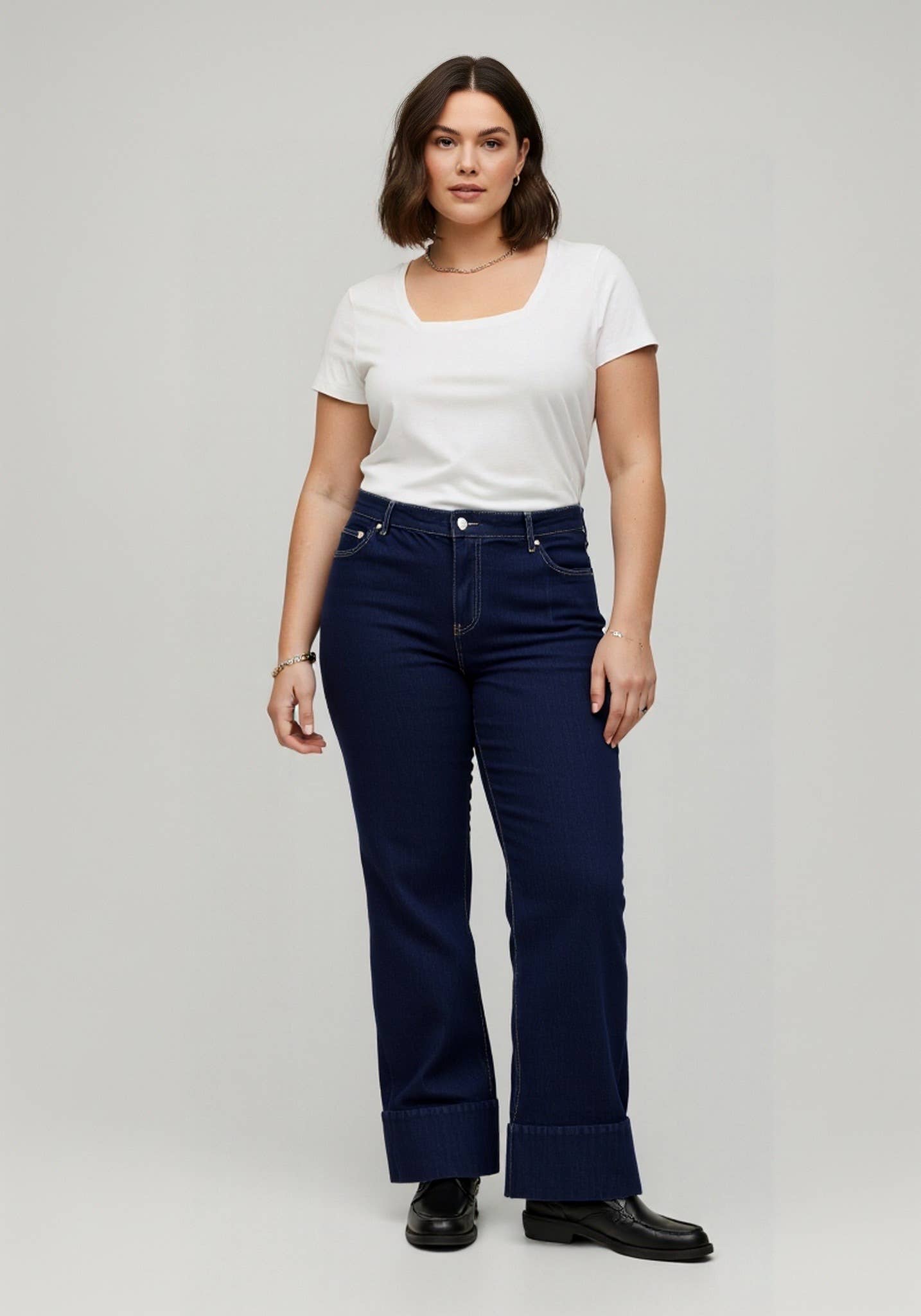 Black Plus Size - High-waisted palazzo jeans for wholesale on Faire1