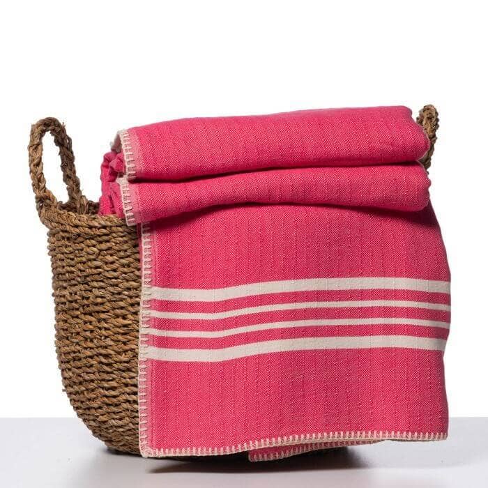 Krem Sultan Jeté Fuchsia pour la vente par Buldano