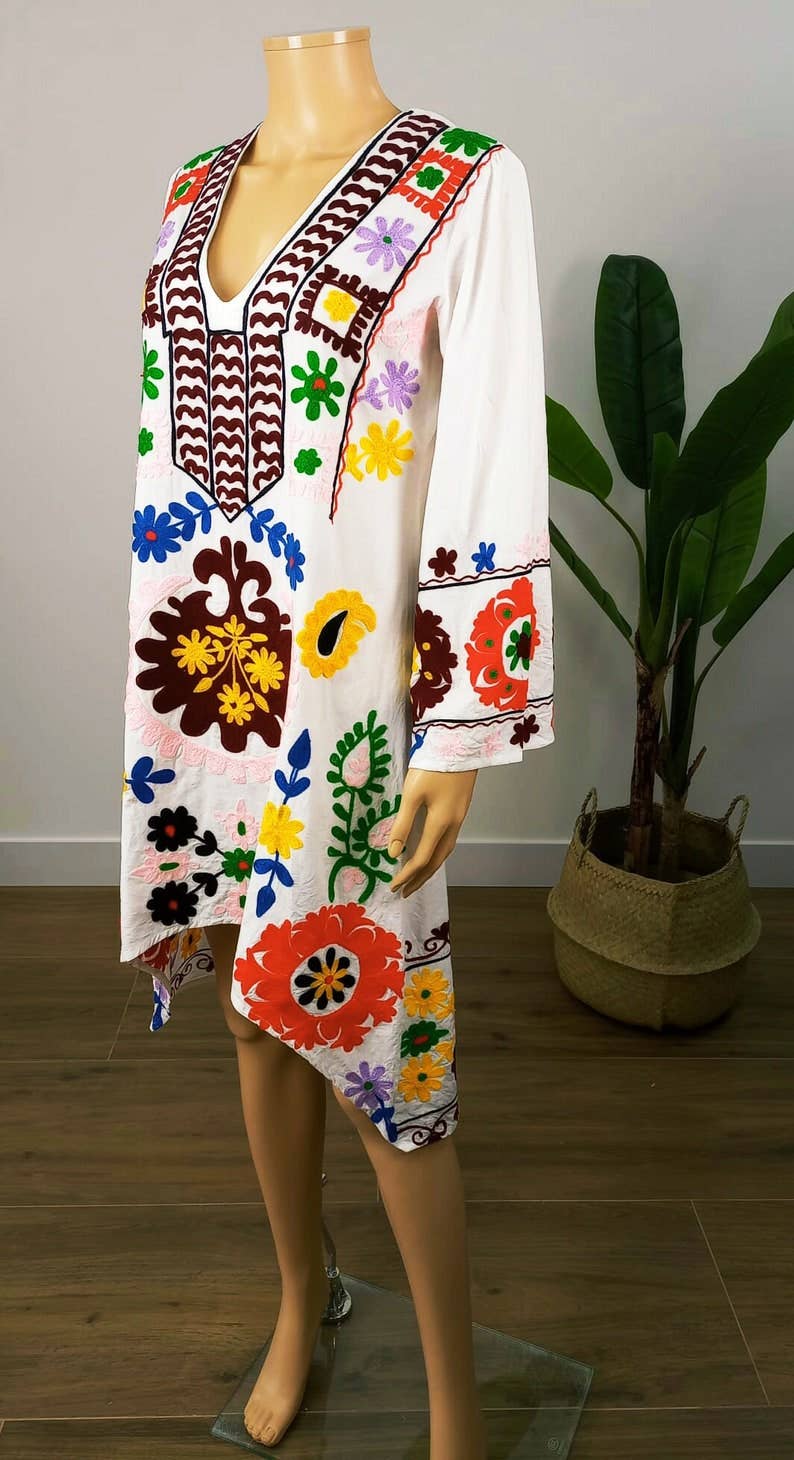 TABITHA - Vente Robe – femme - Robe brodée mexicaine au style bohème1