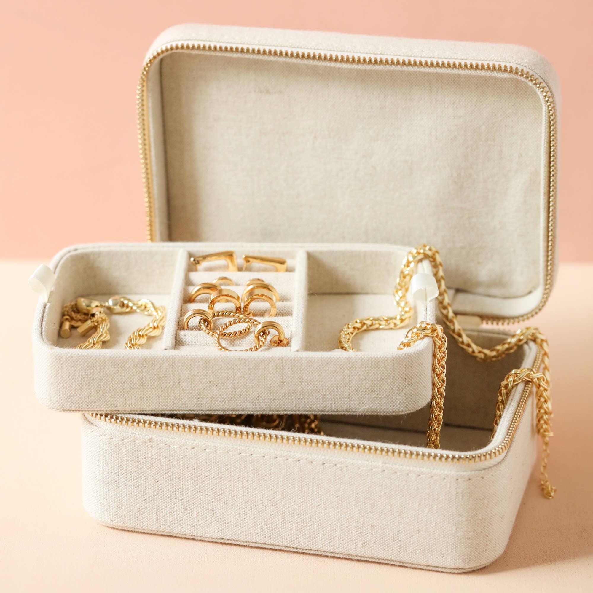 Lisa Angel - Wholesale Jewelry Box/Organizer - Natural Linen Jewellery Case1