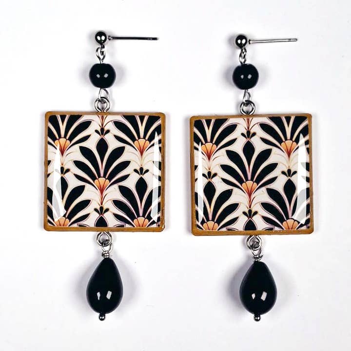 Boucles d'oreilles artisanales en bois et résine - fleurs ocre pour la vente par 4everyday Handmade