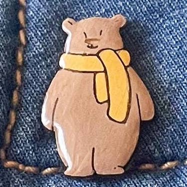 Alfinete de Madeira em Forma de Urso Pardo para Casacos por atacado de PinTonik