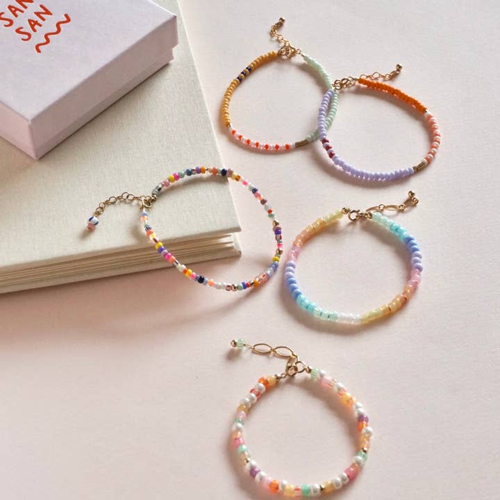 SAN SAN – Engroshandel Perlearmbånd – MONDO - farverig armbånd med glasperler, håndlavet4