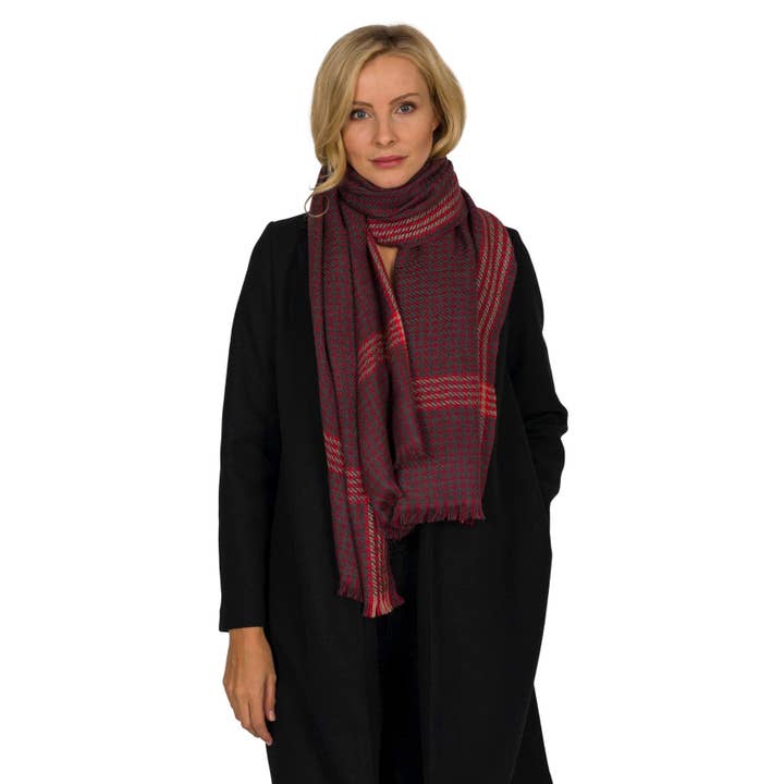 Finn rode wollen sjaal met Glencheck-patroon voor wholesale door Shirin Sehan