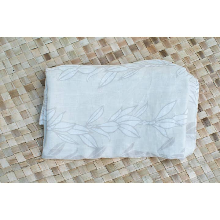 The Keiki Dept - Wholesale Swaddle - Baby - White Maile Strands Kapa Moe - Hawaiian Bamboo Swaddle8