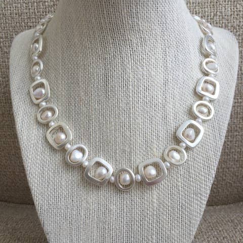 Studio G - Wholesale Beaded/Pearl Necklace - Modern Necklace with Freshwater Pearl