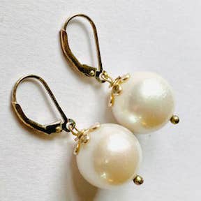 Brincos de bola branca por atacado de Angela Teichert jewelry & components