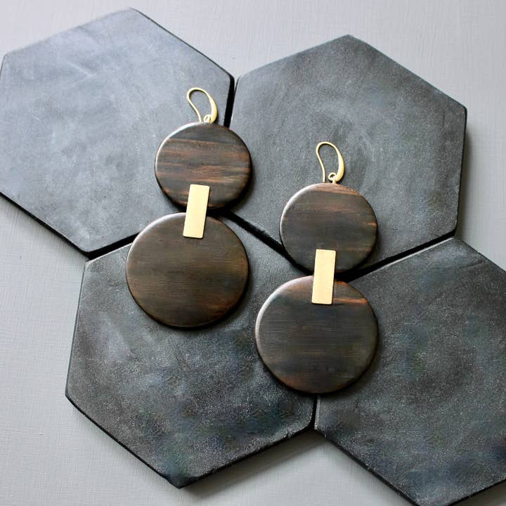 David Aubrey Jewelry – wholesale Hängande örhängen – JLTE71 axeldammarörhängen i ebenholts trä