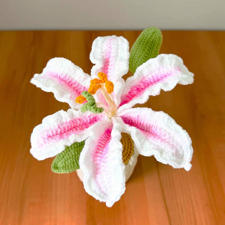 Cache-pot Grand Lys au Crochet | Blanc | Rose pour la vente par PinkLadyWorkshop