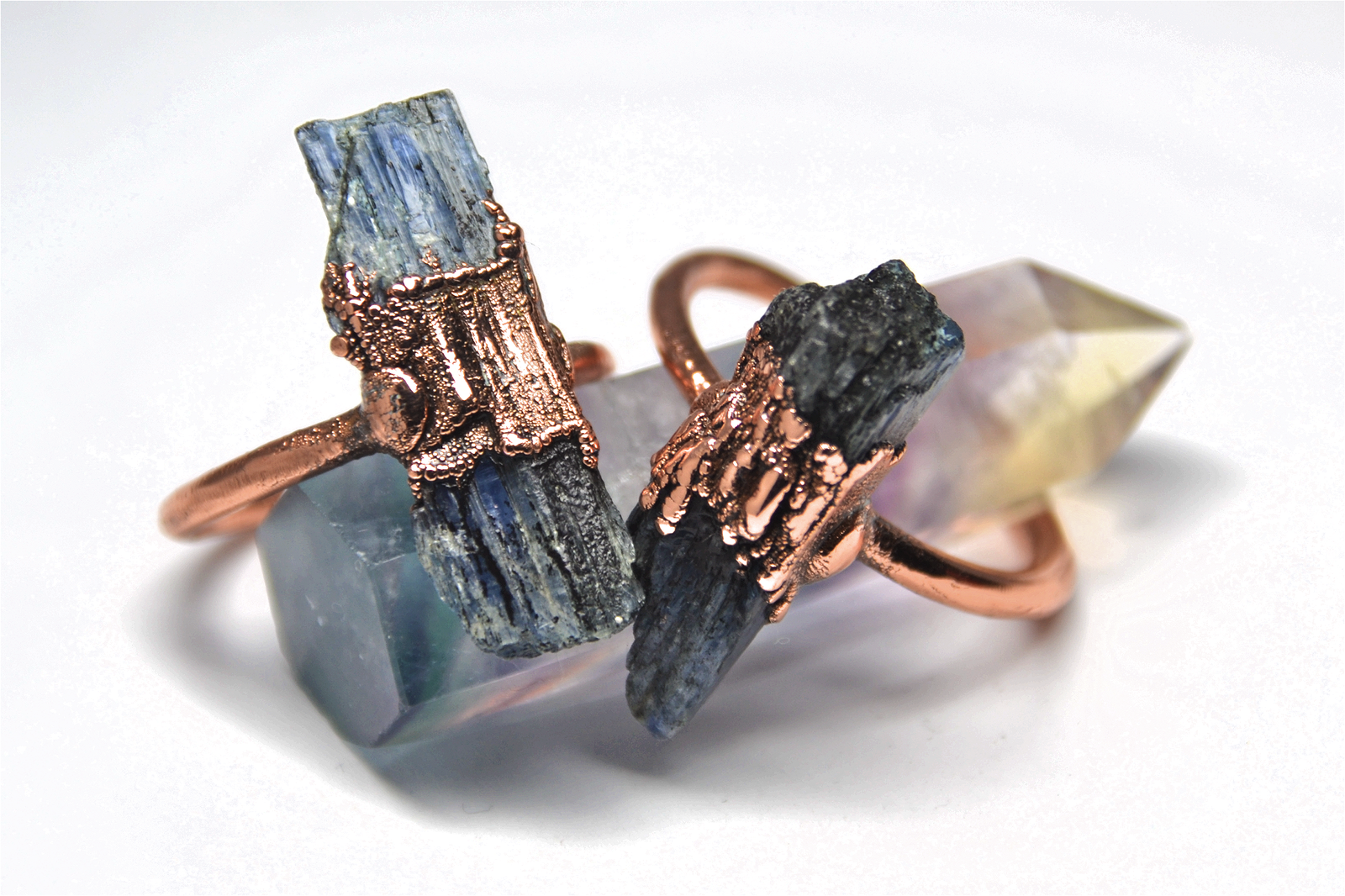 Daddy Daughter Jewelry - Vente Bague de cocktail/de cérémonie - Bague en cuivre cyanite bleu brut | Anneau en pierre de Kyanite1