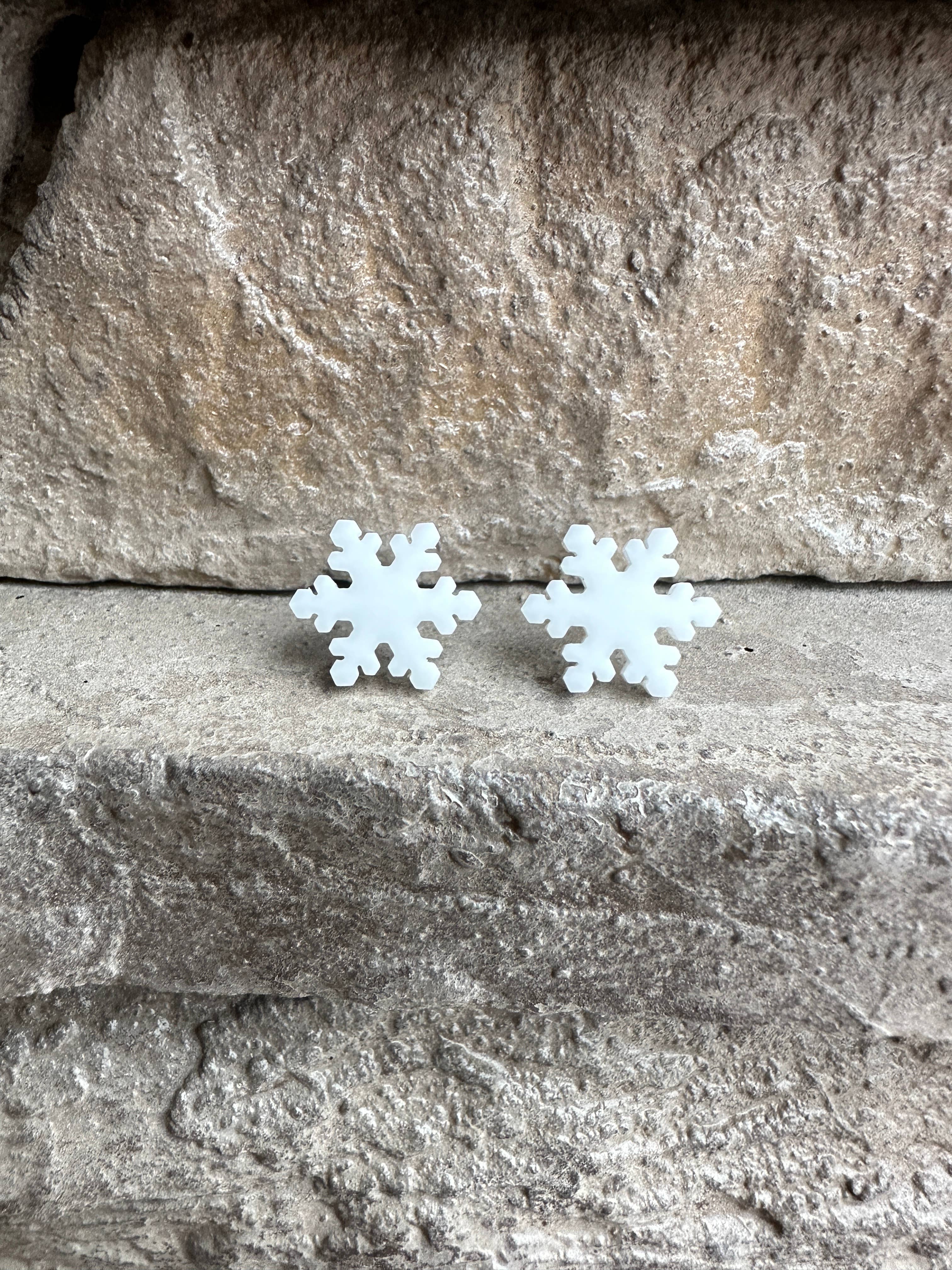 Laser & Color Designs LLC - Vente Clous d'oreille - Clou d'oreille en acrylique Snowflake | Boucles d'oreilles de Noël3