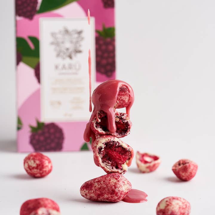 Karü Chocolates - Wholesale Chocolate Covered Sweets - Freeze-Dried Blackberries covered Milk Chocolate 50% Cacao