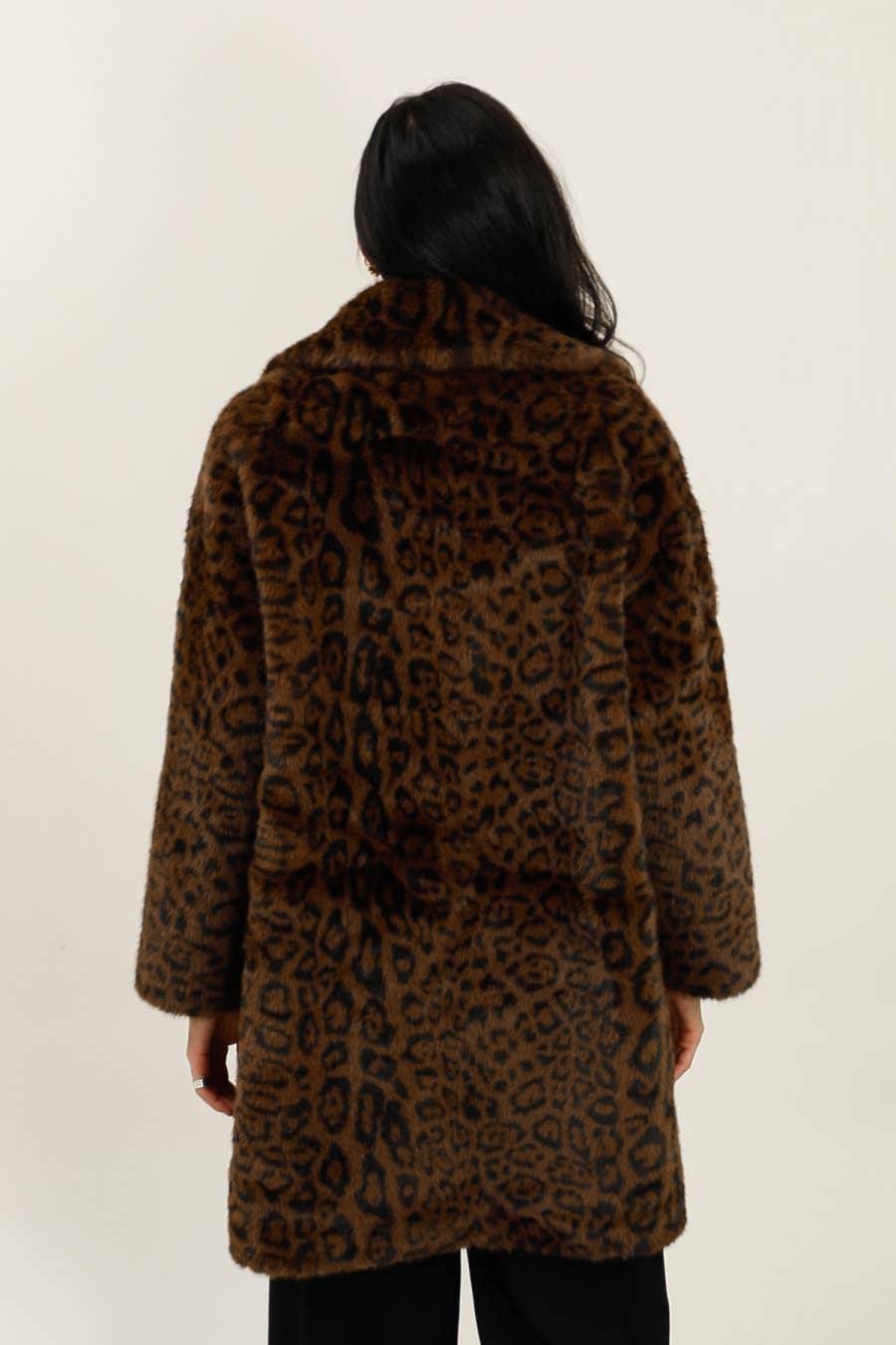 DIX-ONZE - Wholesale Fur/Faux Fur Coat - Women's - Long Coat in Faux Fur Leopard Print3