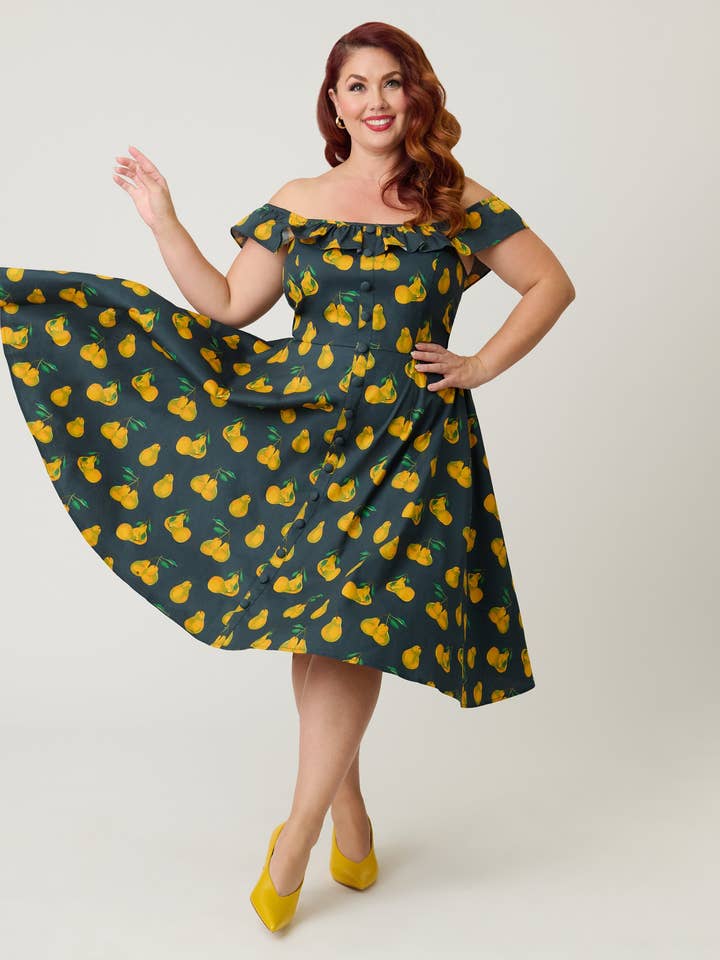 Magnolia Place Plus Size Svart & Gul Päronmönstrad Barbara Swingklänning för wholesale av Unique Vintage