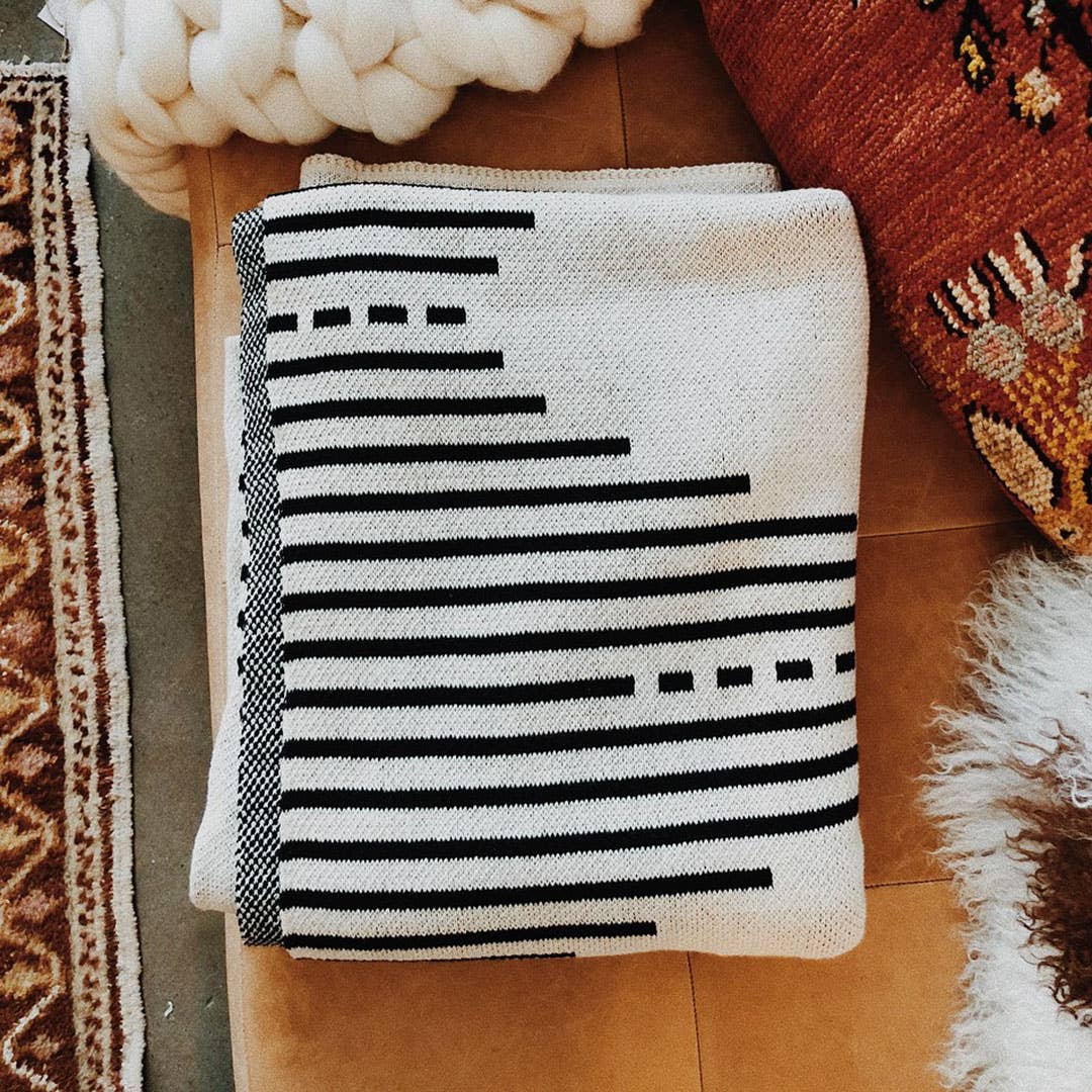 Seek & Swoon - Vente Plaids - Plaid Reika en ivoire - Moderne, décoration intérieure, Islande2