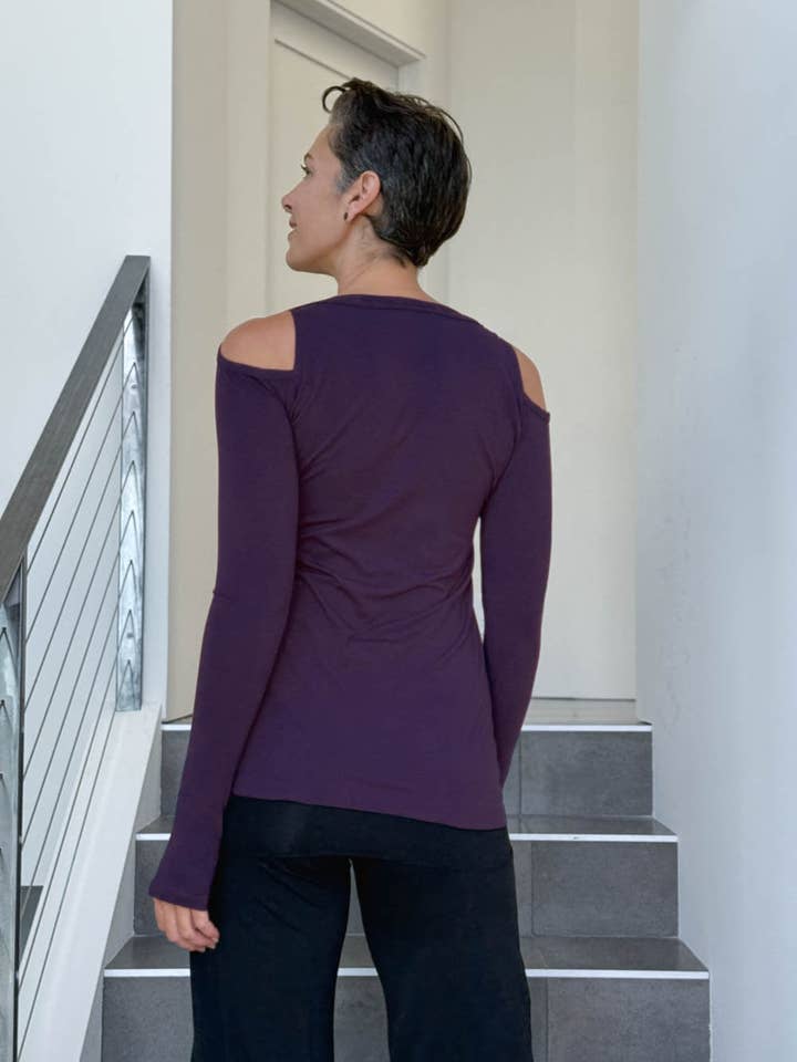 CARAUCCI - Wholesale Knit Top - Women's - Peekaboo Long Sleeve Top27