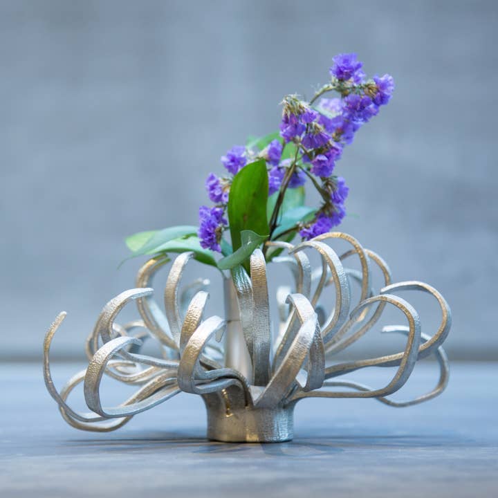 Bendable Flower Vase - MOVE | Handmade with pure tin for wholesale by NOUSAKU