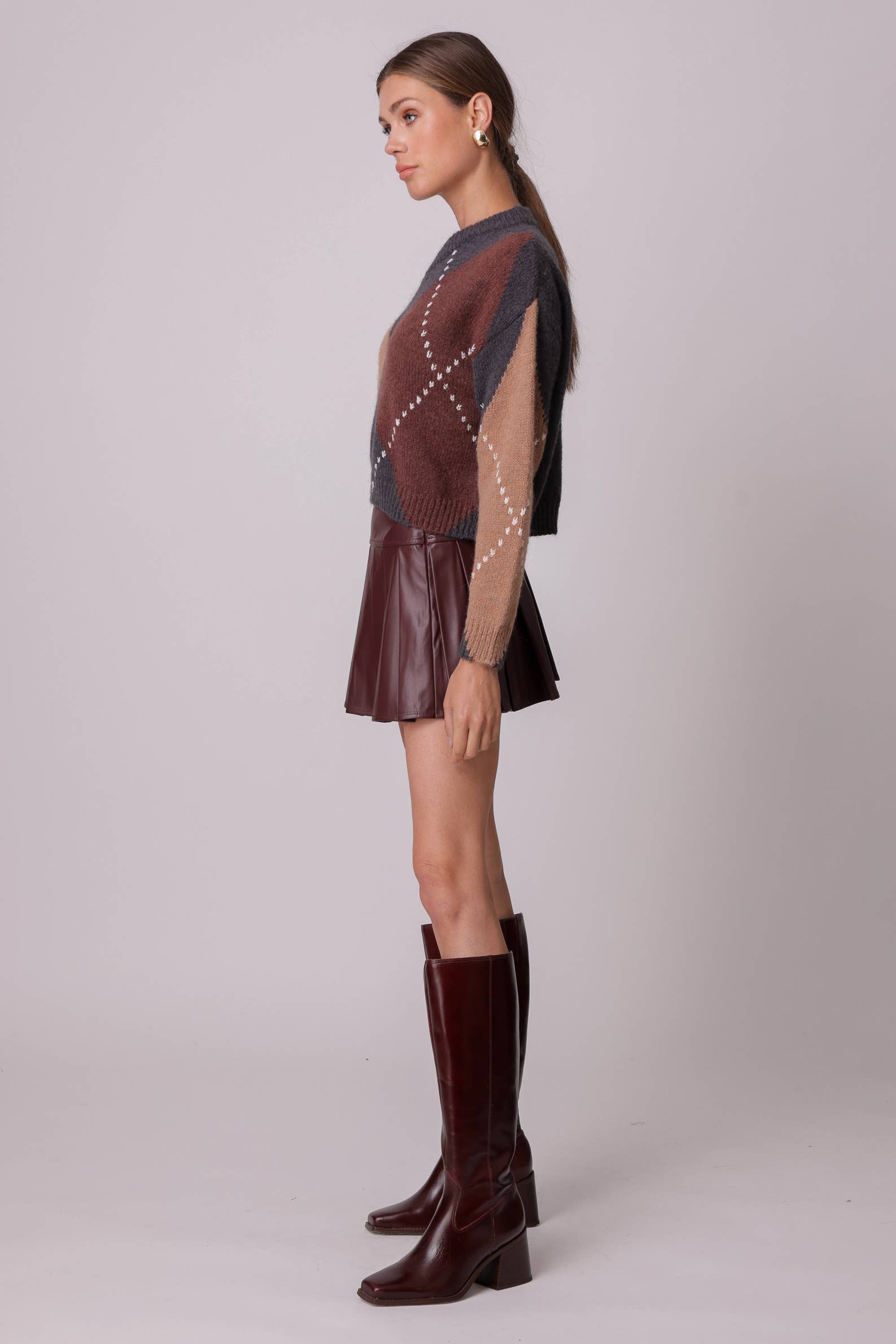 SANGRE DE BUEY FALDA PLISADA KEIKO de venta al por mayor en Faire4