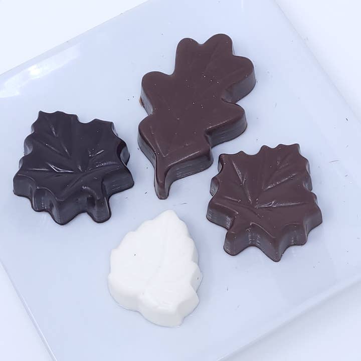 Hojas de Otoño Chocolate Sólido (opcional Oro) para venta al por mayor de Wild Angel Treats, LLC
