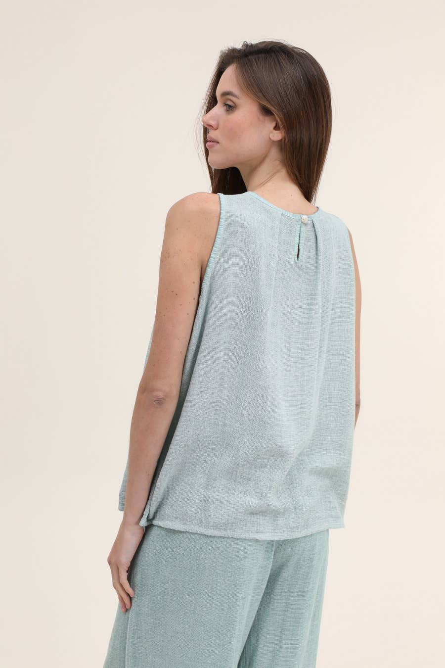 NAÏS PARIS – Engroshandel Bluse - Dame – Top med flæsekant ved halsen13