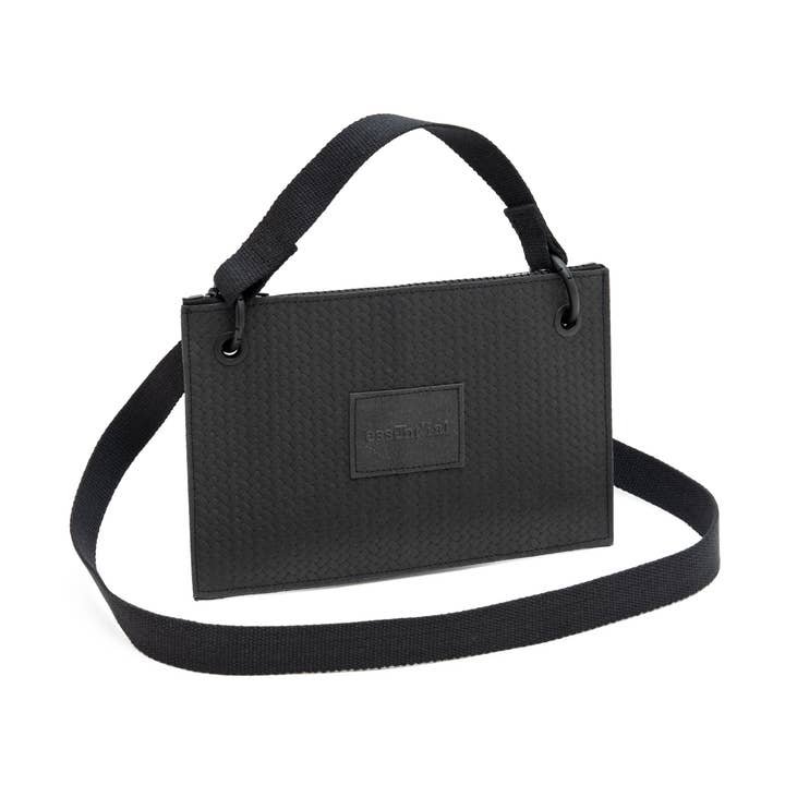 Lucy Bag Small Zwart FSC Mix In Wasbaar Cellulosevezel voor wholesale door Essent-ial