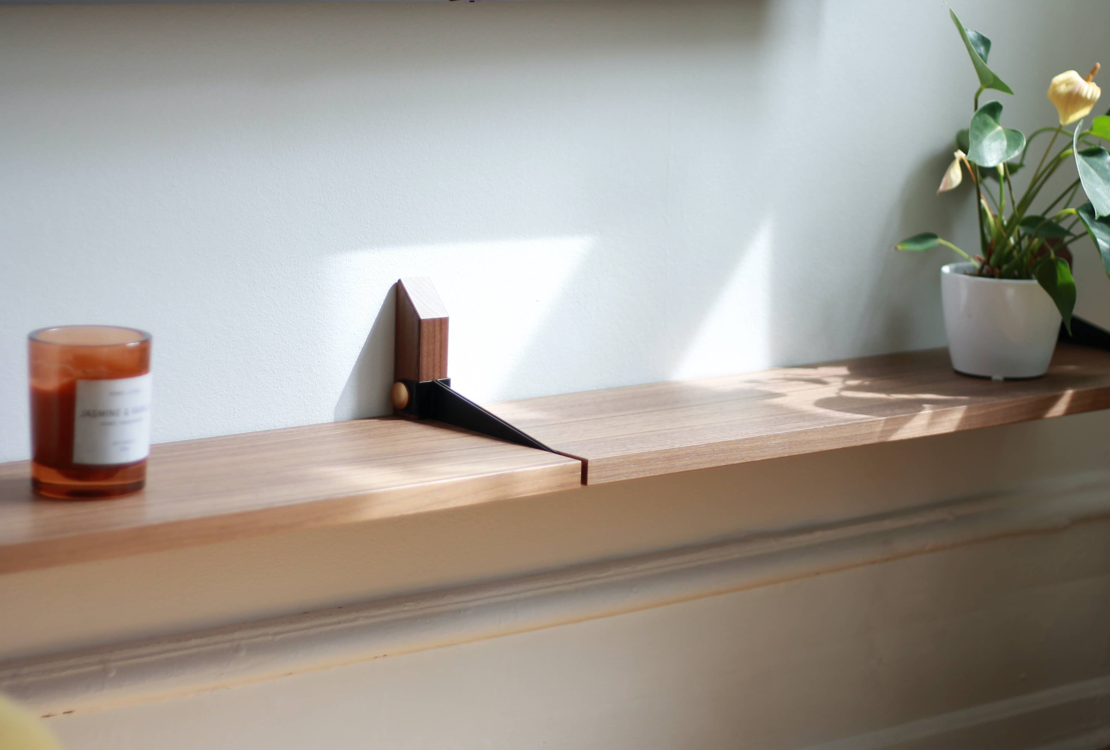 Cday ApS – Großhandel Wandregale – MITTELGROSSES REGAL - NUSSBAUM & SCHWARZ4