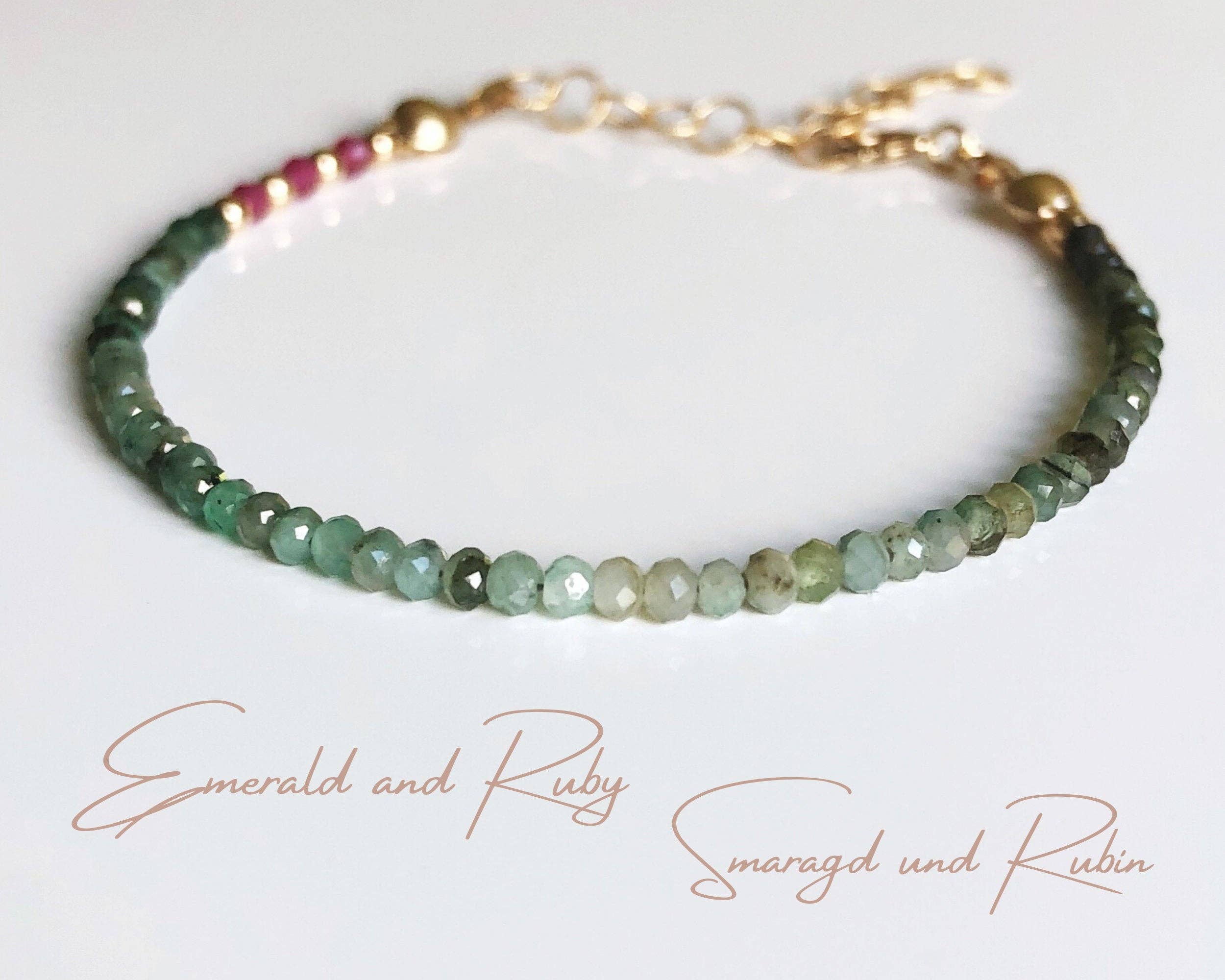 SEQAY - Wholesale Armband met kralen - Delicate armband met smaragd en robijnparels, geboortesteen mei en juli, gradient smaragd, dunne stapelarmband7