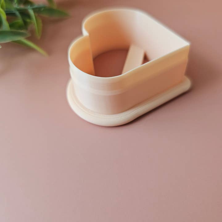 Carambola Desings - Wholesale Biscuit cutter - Heart set of 4 Sandwich cutters 8