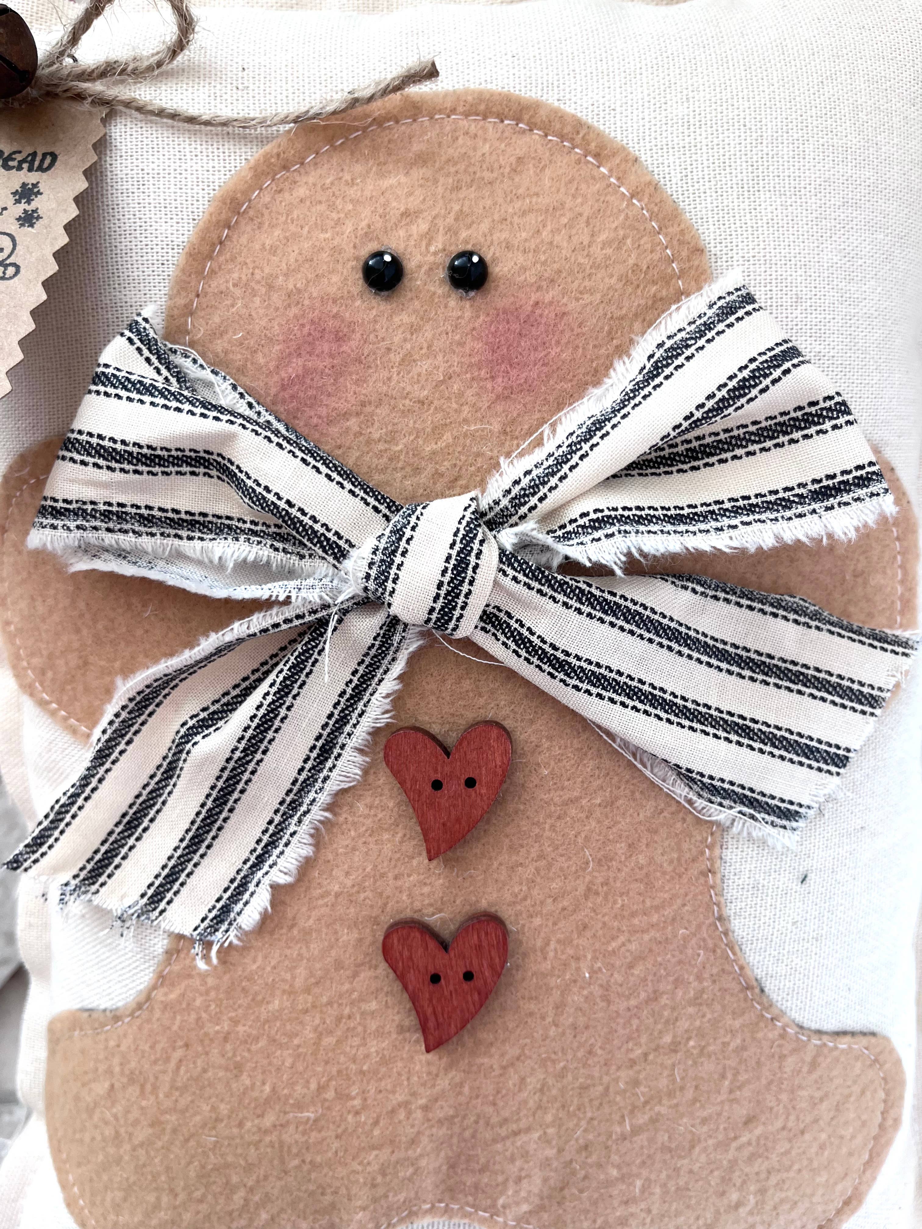 Kate + Em – wholesale Christmas decoration – Primitive Gingerbread Decorative Pillow - 10 Options6