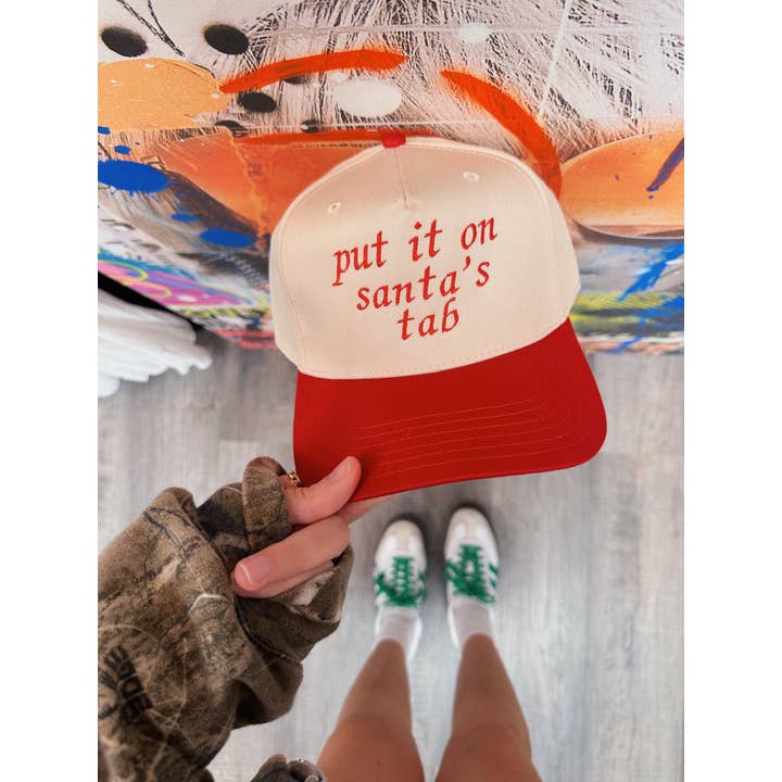 Happy Hour - Vendita all'ingrosso Cappellino da camionista - Unisex - Cappello ricamato Put It On Santa's Tab1