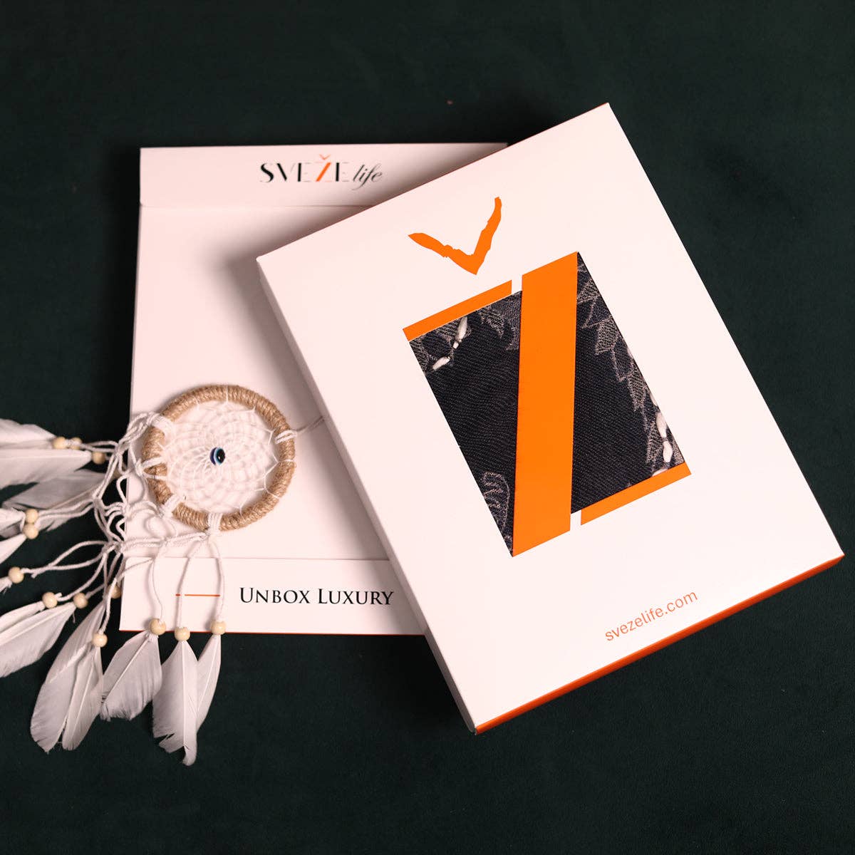 SVEZElife - Wholesale Scarf - Women's - Reversible Paisley Jacquard Cotton Viscose Scarf – Navy Ivory | SVEŽElife4