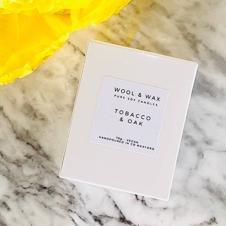 Wool & Wax - Vendita all'ingrosso Candela in vasetto - Candela di soia di lusso fatta a mano mini tabacco e quercia2