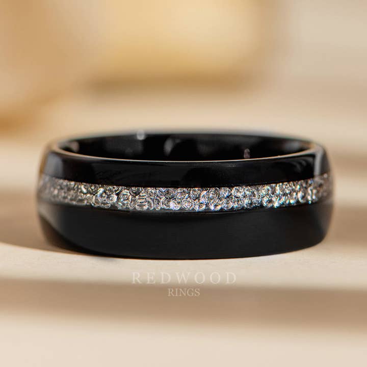 Bague en tungstène noir avec incrustation de diamant créé en laboratoire - 8MM pour la vente par Redwood Rings